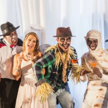 halloweencostumes.com website